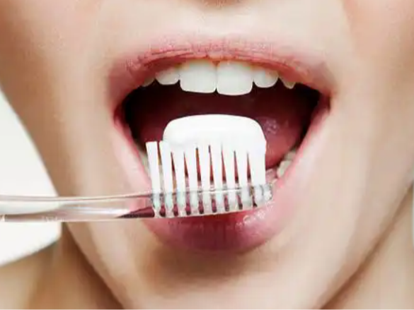 上了年紀(jì)的老年人如何刷牙？